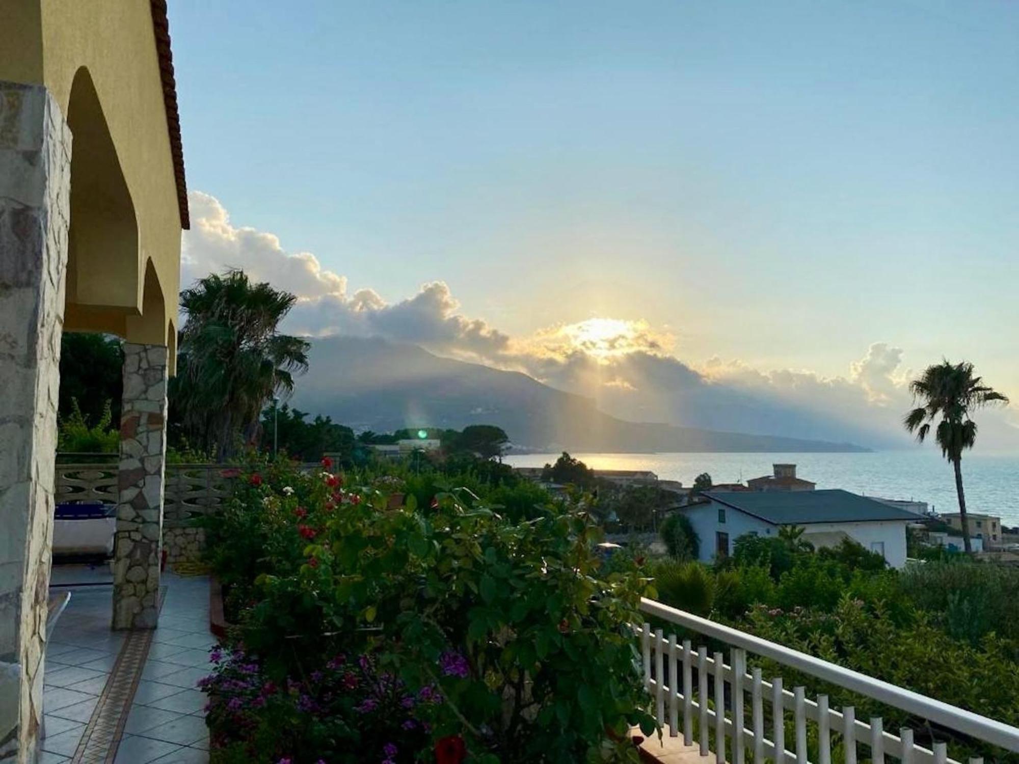 Villa Mare Giuggiola Алькамо-Марина Экстерьер фото